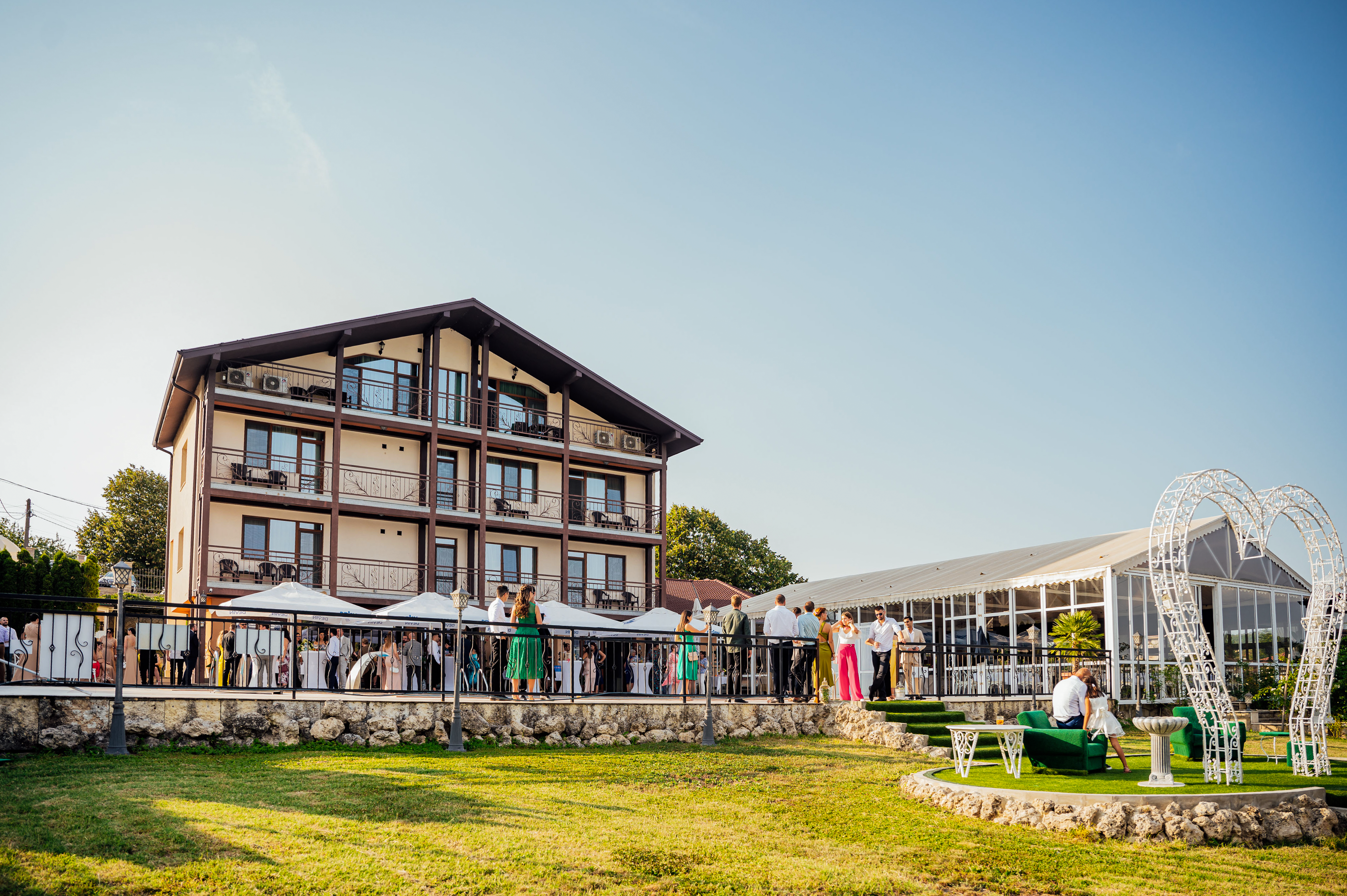 Ovech Resort Complex beside Tsonevo Reservoir